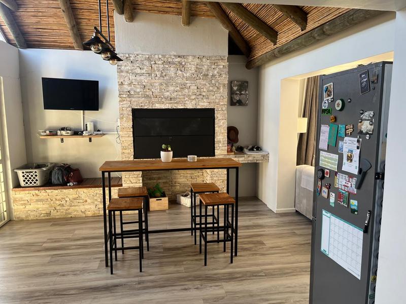 To Let 3 Bedroom Property for Rent in Uitzicht Western Cape